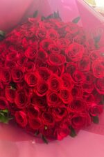 Buquê 100 Motivos para Amar – 100 Rosas Vermelhas Importadas Colombianas - Imagem 2