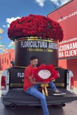 Buquê Coração Doce Amor – Rosas Vermelhas com Ferrero Rocher e Raffaello - Imagem 3