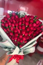Buquê Coração Apaixonado – Rosas Vermelhas em Formato de Coração - Imagem 2