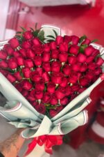 Buquê Coração Apaixonado – Rosas Vermelhas em Formato de Coração - Imagem 3