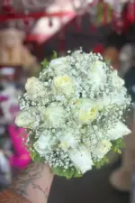 Buquê de Noiva Rosas Brancas com Mosquitinho - Imagem 3