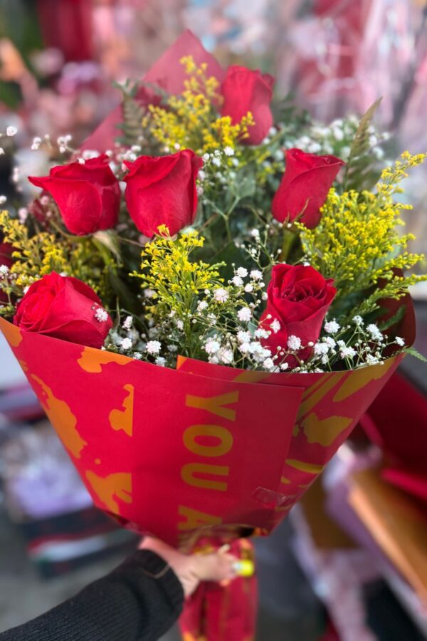 Ramalhete Quero Você II – 6 Rosas Vermelhas com Tango e Mosquitinho