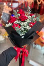 Ramalhete Quero Você Premium – Rosas Importadas Mosquitinho - Imagem 3