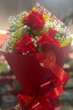 Ramalhete de 3 Rosas Colombianas Vermelhas com Embalagem Coreana - Imagem 2