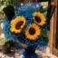 Ramalhete de girassóis amarelos com mosquitinho e folhagem verde da coleção Van Gogh