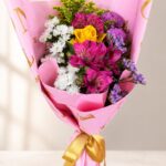 Ramalhete de rosas com flores de luxo